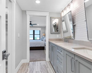 5740 Midnight Pass Road - Photo Thumbnail 24