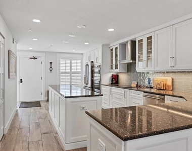 5740 Midnight Pass Road - Photo Thumbnail 16