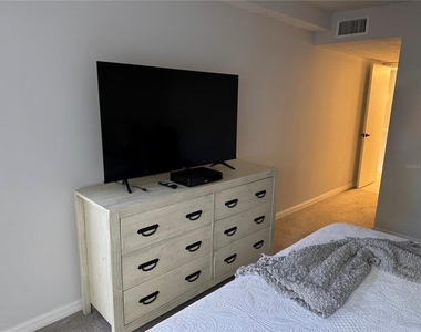 1640 Stickney Point Road - Photo Thumbnail 11