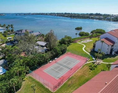 1640 Stickney Point Road - Photo Thumbnail 20