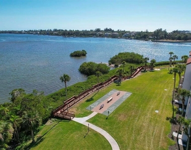 1640 Stickney Point Road - Photo Thumbnail 21