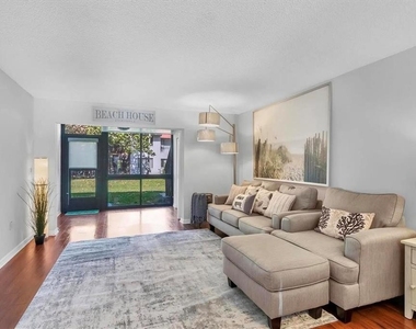 1640 Stickney Point Road - Photo Thumbnail 3
