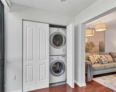 1640 Stickney Point Road - Photo Thumbnail 17