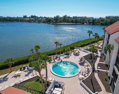 1640 Stickney Point Road - Photo Thumbnail 19