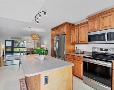 1640 Stickney Point Road - Photo Thumbnail 5