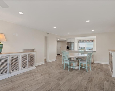9397 Midnight Pass Road - Photo Thumbnail 16