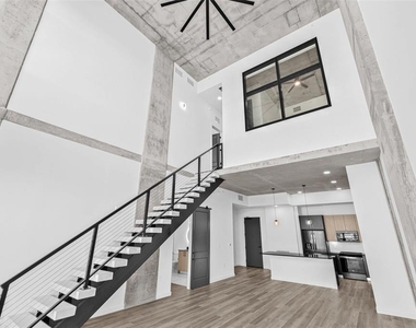 221 Main Street N - Photo Thumbnail 10