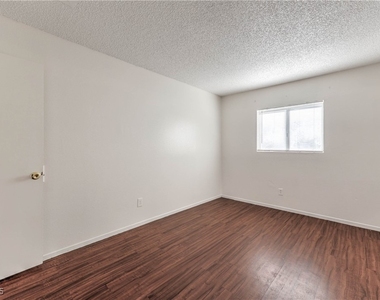 3109 N Walnut Road - Photo Thumbnail 13