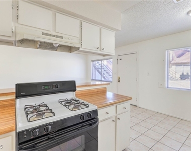 3109 N Walnut Road - Photo Thumbnail 10