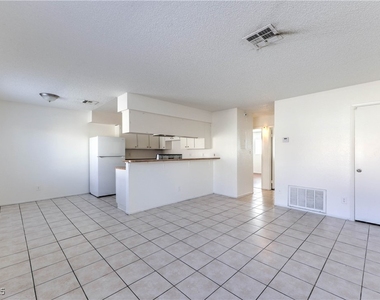 3109 N Walnut Road - Photo Thumbnail 4