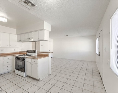 3109 N Walnut Road - Photo Thumbnail 8