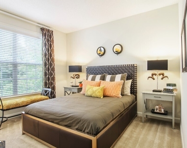 100 Ladson Court - Photo Thumbnail 4
