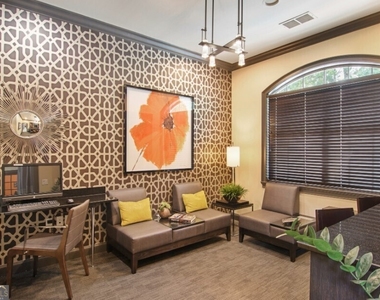 100 Ladson Court - Photo Thumbnail 15