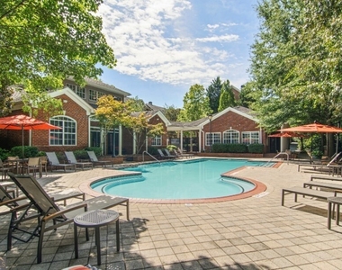 100 Ladson Court - Photo Thumbnail 9