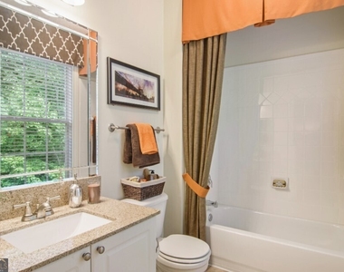 100 Ladson Court - Photo Thumbnail 7
