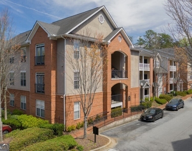 100 Ladson Court - Photo Thumbnail 8