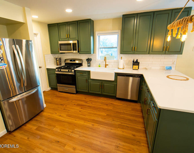 28 Central Avenue - Photo Thumbnail 8