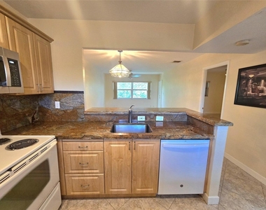 3531 Nw 50th Avenue - Photo Thumbnail 9
