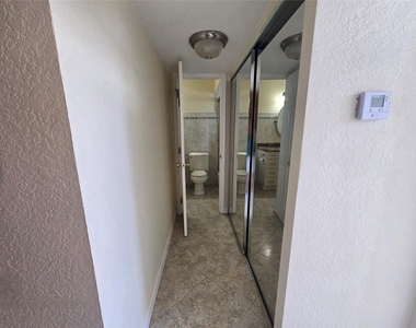 3531 Nw 50th Avenue - Photo Thumbnail 8
