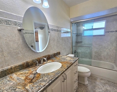 3531 Nw 50th Avenue - Photo Thumbnail 7