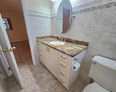 3531 Nw 50th Avenue - Photo Thumbnail 12