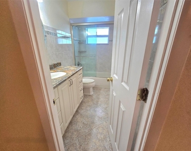 3531 Nw 50th Avenue - Photo Thumbnail 6