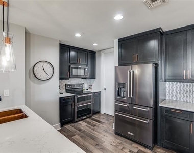 1505 Elm Street - Photo Thumbnail 7