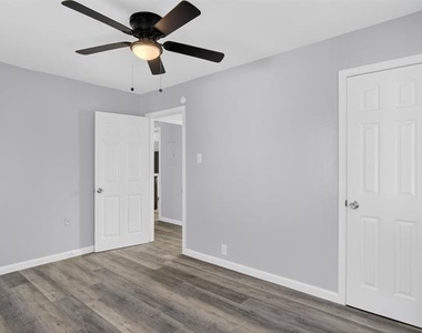 4721 Tremont Street - Photo Thumbnail 15