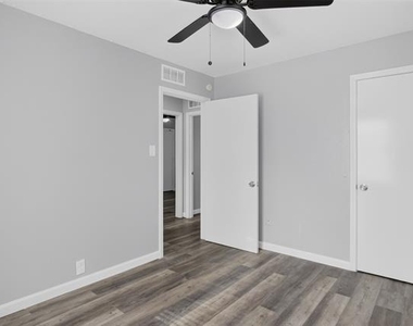 4721 Tremont Street - Photo Thumbnail 12