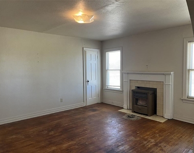 1802 Exchange Avenue - Photo Thumbnail 1