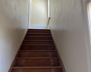 1802 Exchange Avenue - Photo Thumbnail 9