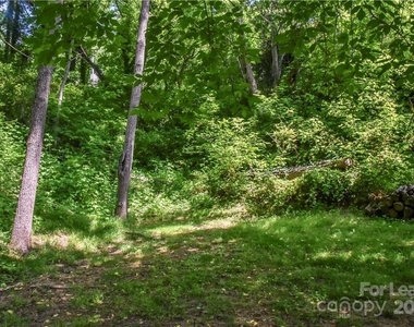 543 College Street - Photo Thumbnail 17