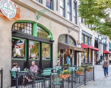 543 College Street - Photo Thumbnail 20