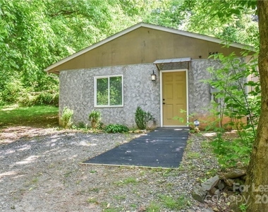 543 College Street - Photo Thumbnail 15