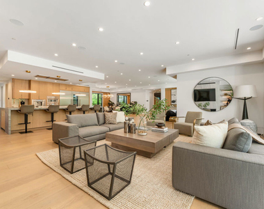 17228 Otsego Street - Photo Thumbnail 14