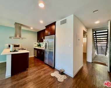 1920 Hillcrest Road - Photo Thumbnail 9
