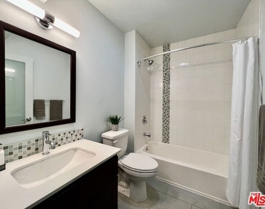 1920 Hillcrest Road - Photo Thumbnail 13