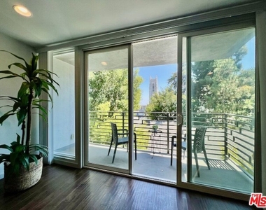 1920 Hillcrest Road - Photo Thumbnail 3