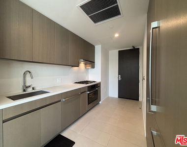 889 S Francisco St Street - Photo Thumbnail 5