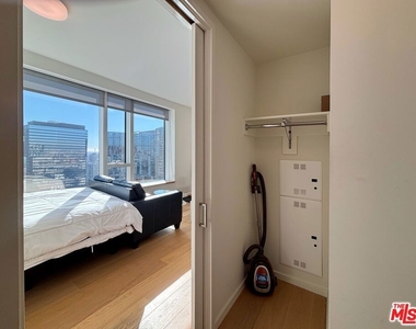 889 S Francisco St Street - Photo Thumbnail 8