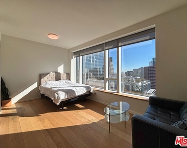 889 S Francisco St Street - Photo Thumbnail 1