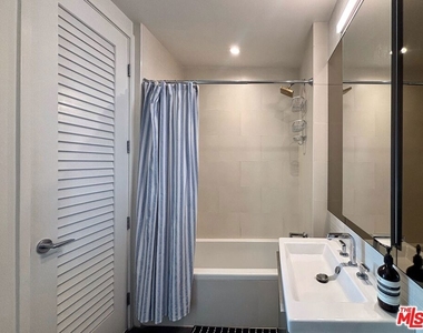 889 S Francisco St Street - Photo Thumbnail 6
