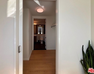 889 S Francisco St Street - Photo Thumbnail 10