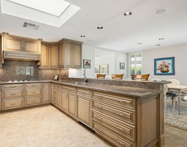6 Oxford Court - Photo Thumbnail 9