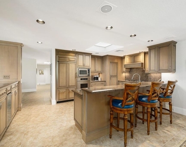 6 Oxford Court - Photo Thumbnail 6