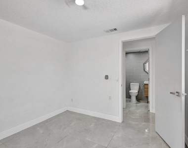 217 Marina Drive - Photo Thumbnail 11