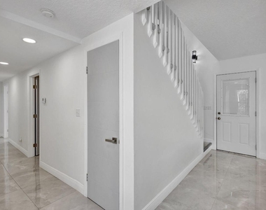 217 Marina Drive - Photo Thumbnail 7
