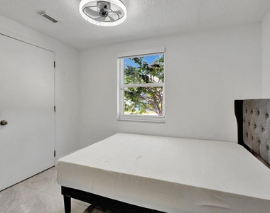 217 Marina Drive - Photo Thumbnail 13