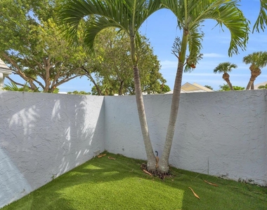 39 Dorchester Circle - Photo Thumbnail 11