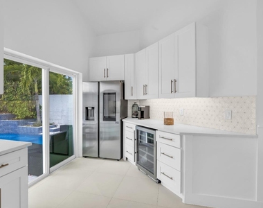 39 Dorchester Circle - Photo Thumbnail 6